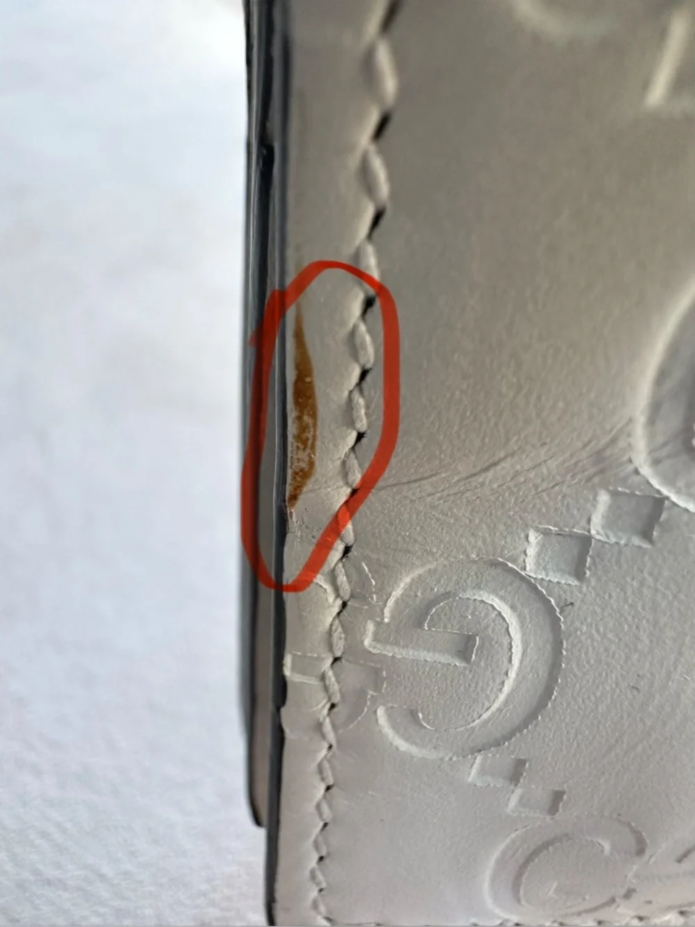 Gucci Signature Cherry Leather Compact Wallet - Authentic - White - New w/ Flaws - Picture 5 of 14